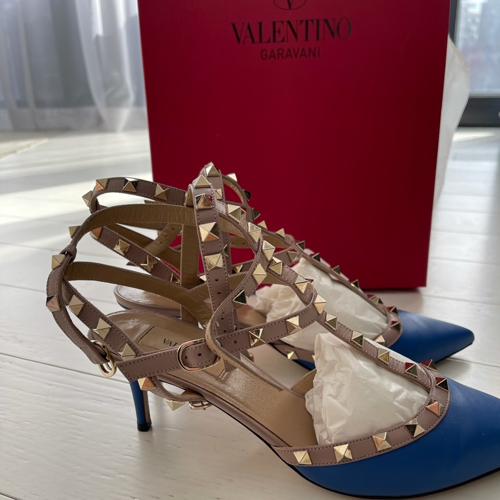 SOLD Valentino Garavani Rockstud Leather - Picture 3 of 6